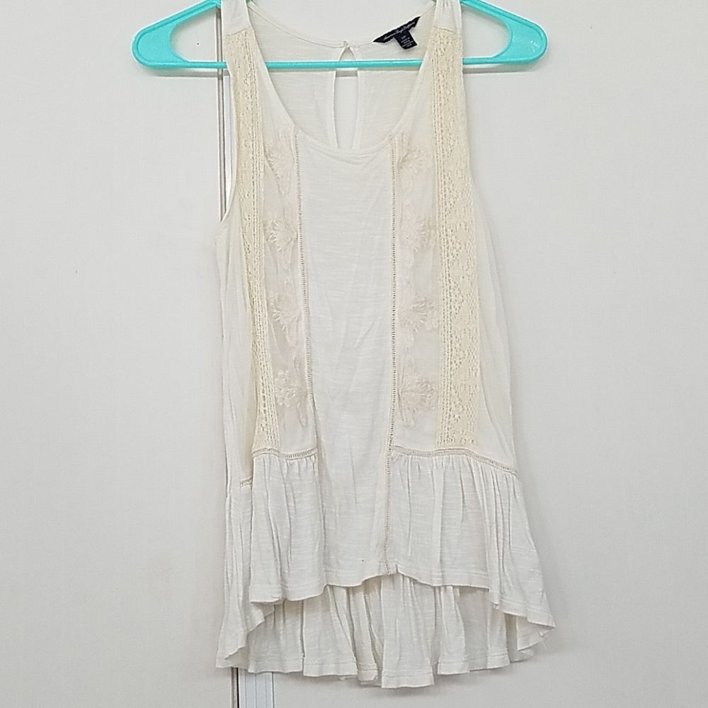 White lace design tank top